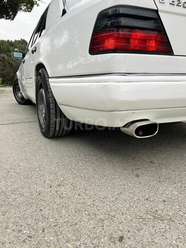 Mercedes E 220 1994, 480,000 km - 2.2 l - Bakı