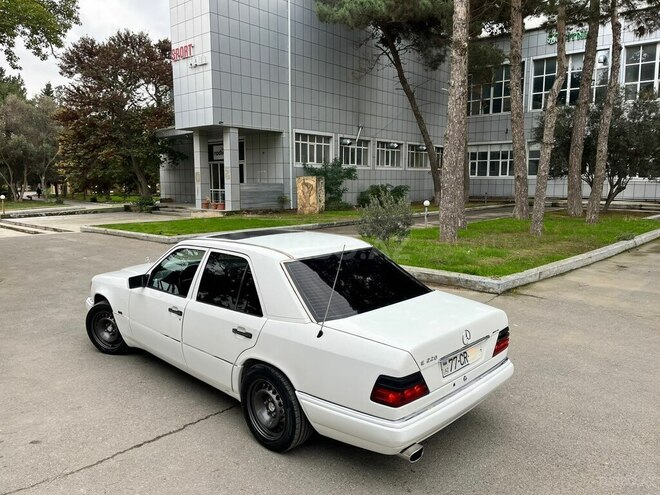Mercedes E 220 1994, 480,000 km - 2.2 l - Bakı