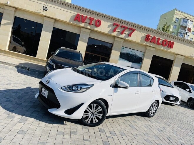 Toyota Aqua-3