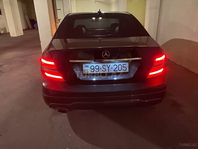 Mercedes C 250 2014, 180,000 km - 1.8 л - Bakı