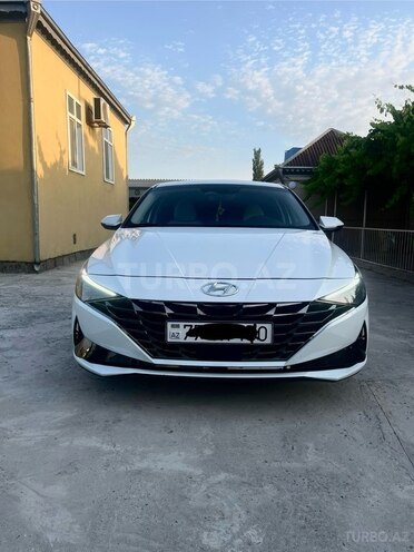 Hyundai Elantra-1