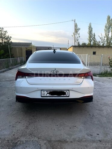 Hyundai Elantra-2