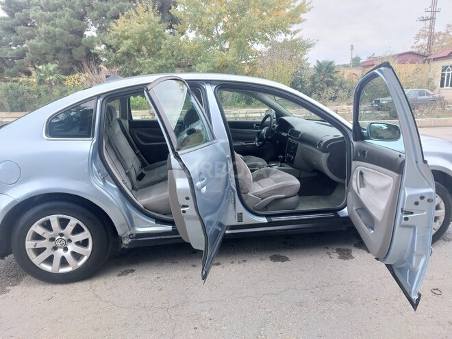 Volkswagen Passat 2003, 280,000 km - 1.8 l - Bakı