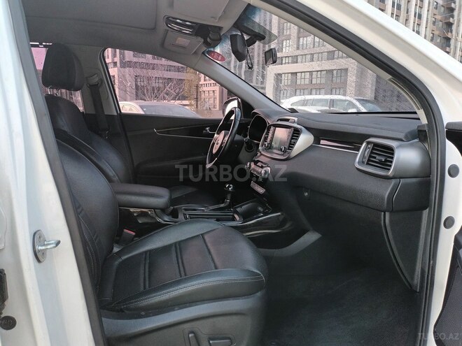 Kia Sorento-12