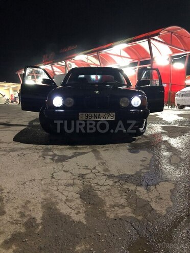 BMW 520 1988, 380,000 km - 2.0 l - Gəncə