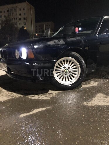 BMW 520 1988, 380,000 km - 2.0 l - Gəncə