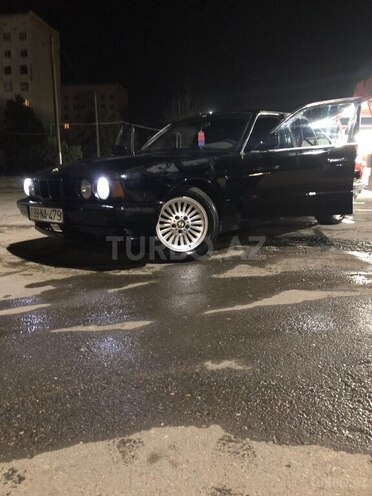 BMW 520 1988, 380,000 km - 2.0 l - Gəncə