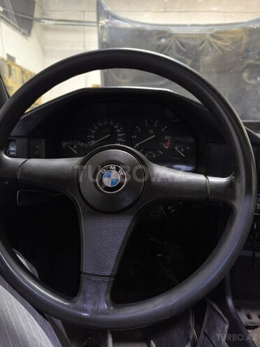 BMW 520 1988, 380,000 km - 2.0 l - Gəncə