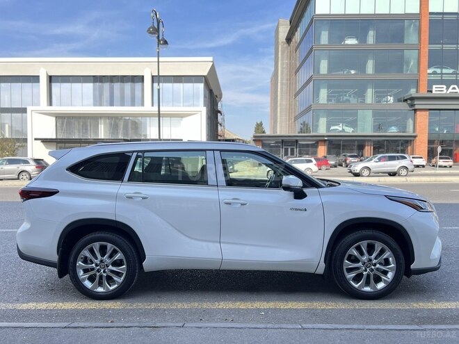 Toyota Highlander-4