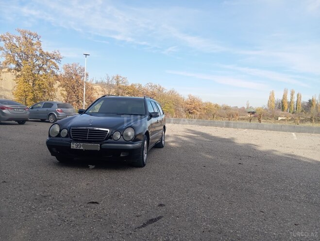 Mercedes E 200 2001, 260,000 km - 2.0 l - Quba