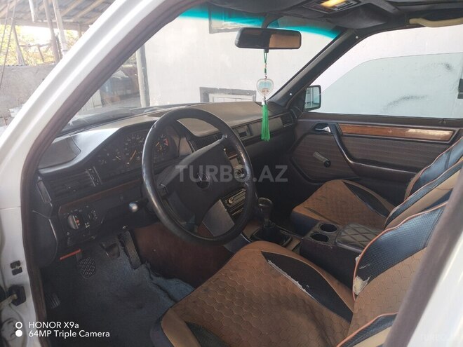 Mercedes E 200 1991, 999,999 km - 2.0 l - Tovuz