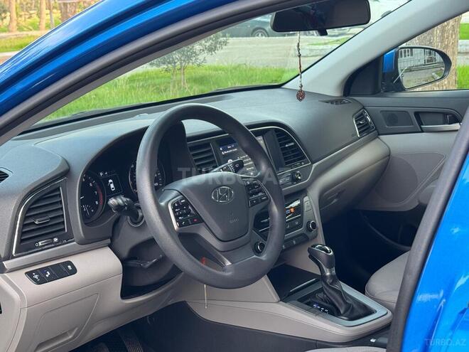 Hyundai Elantra 2017, 273,588 km - 2.0 л - Bakı