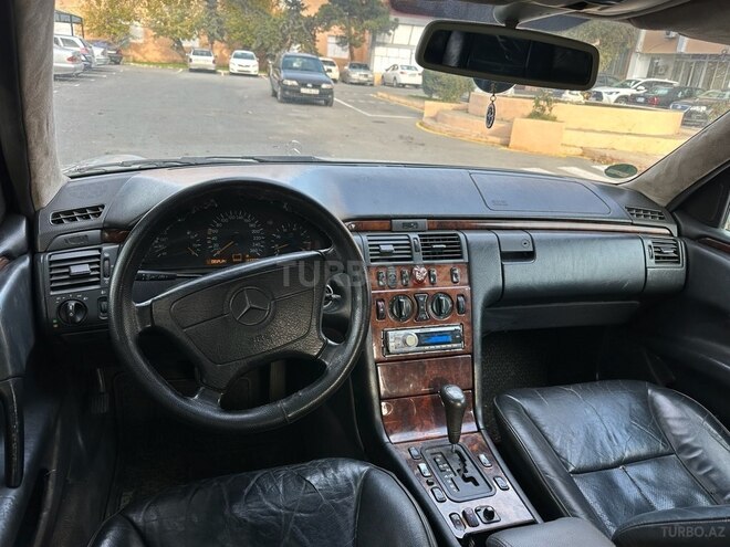 Mercedes E 280 1998, 401,232 km - 2.8 l - Bakı