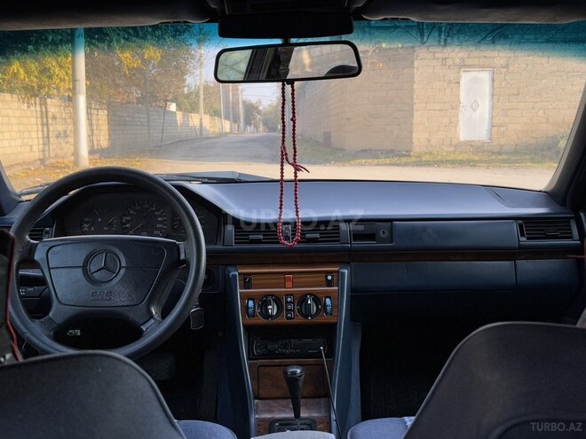 Mercedes E 300 d 1992, 351,236 km - 3.0 l - Kürdəmir
