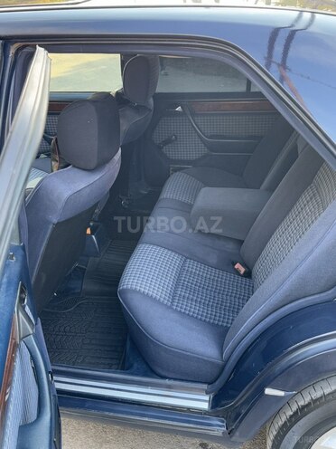 Mercedes E 300 d 1992, 351,236 km - 3.0 l - Kürdəmir