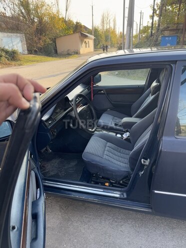 Mercedes E 300 d 1992, 351,236 km - 3.0 l - Kürdəmir