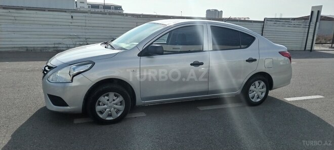 Nissan Sunny 2015, 240,000 km - 1.6 л - Bakı