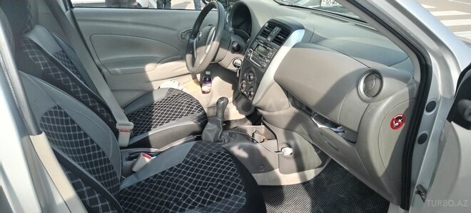 Nissan Sunny 2015, 240,000 km - 1.6 л - Bakı