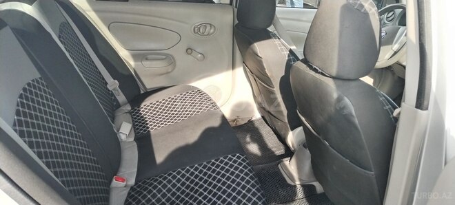 Nissan Sunny 2015, 240,000 km - 1.6 л - Bakı