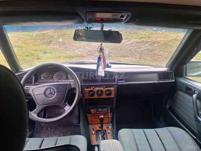 Mercedes 190 1991, 300,000 km - 2.0 л - Tovuz