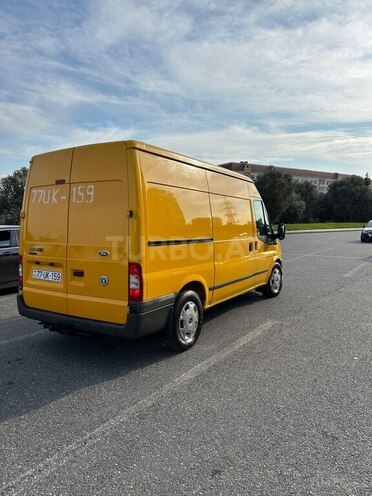 Ford Transit-8
