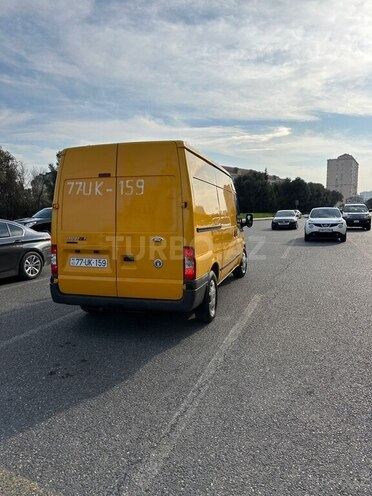 Ford Transit-9