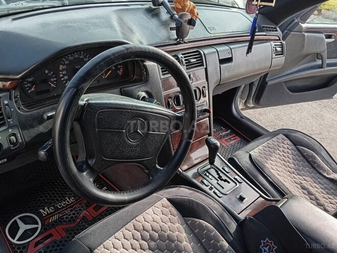 Mercedes E 230 1996, 335,000 km - 2.3 l - Bakı