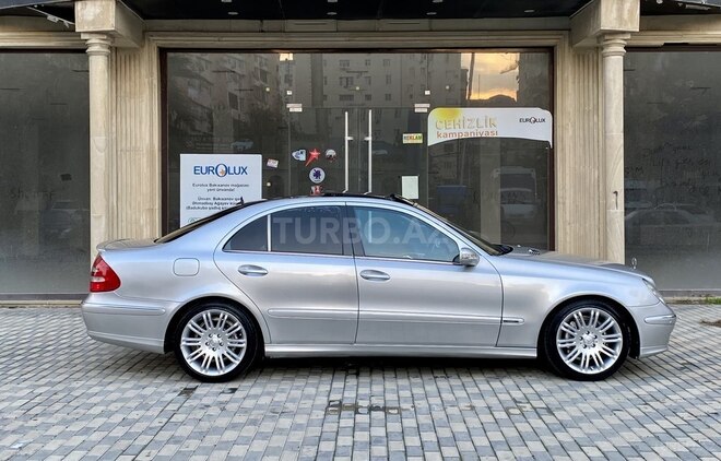 Mercedes E 240 2002, 246,000 km - 2.4 l - Bakı