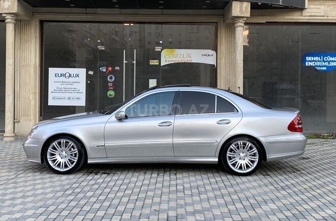 Mercedes E 240 2002, 246,000 km - 2.4 l - Bakı