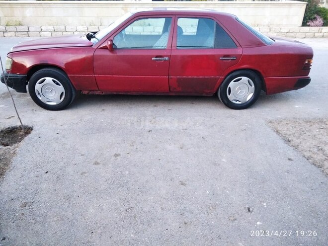Mercedes E 250 1986, 555,555 km - 2.5 l - Bakı
