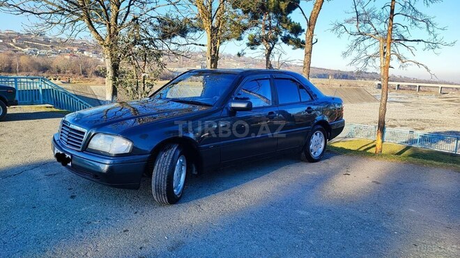 Mercedes C 180 1993, 323,000 km - 1.8 l - Quba