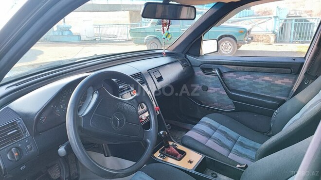 Mercedes C 180 1993, 323,000 km - 1.8 l - Quba