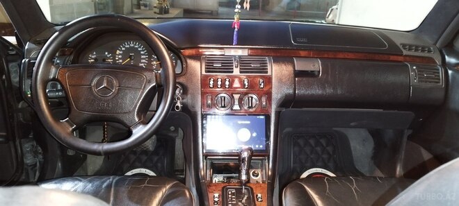 Mercedes E 230 1997, 420,000 km - 2.3 l - Bakı