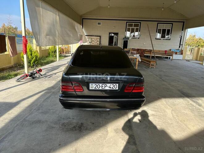 Mercedes E 320 2000, 318,200 km - 3.2 l - Bakı
