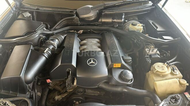 Mercedes E 320 2000, 318,200 km - 3.2 l - Bakı