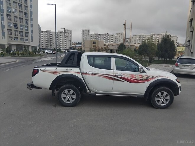 Mitsubishi L200 2008, 310,000 km - 2.5 l - Bakı