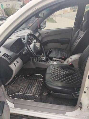 Mitsubishi L200 2008, 310,000 km - 2.5 l - Bakı