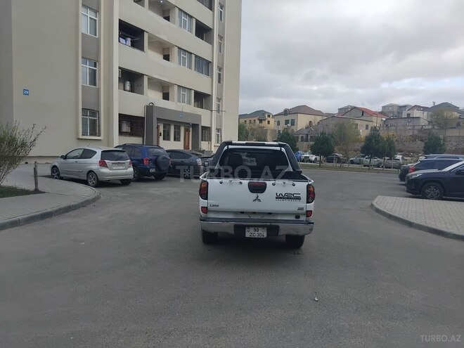 Mitsubishi L200 2008, 310,000 km - 2.5 l - Bakı