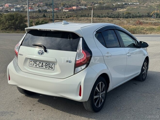 Toyota Aqua 2017, 80,000 km - 1.5 l - Bakı