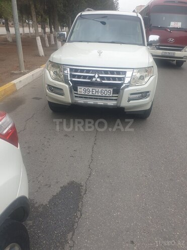 Mitsubishi Pajero 2007, 266,000 km - 3.8 л - Sumqayıt