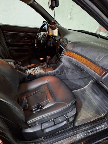 BMW 528 2003, 495,000 km - 2.5 l - Bakı