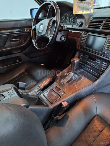 BMW 528 2003, 495,000 km - 2.5 l - Bakı