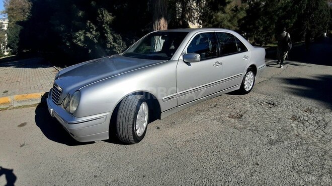 Mercedes E 240 2001, 353,000 km - 2.4 l - Bakı