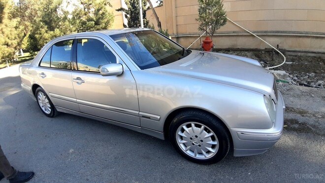 Mercedes E 240 2001, 353,000 km - 2.4 l - Bakı
