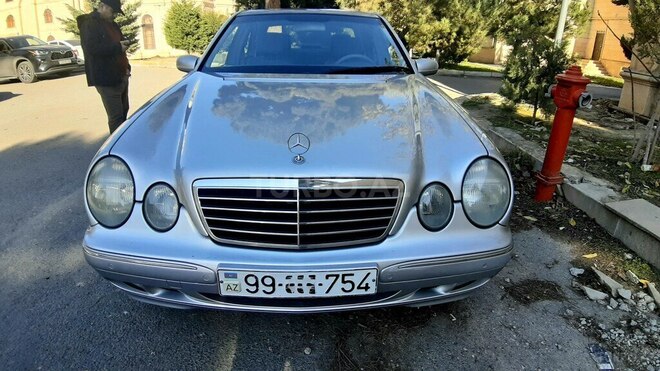 Mercedes E 240 2001, 353,000 km - 2.4 l - Bakı