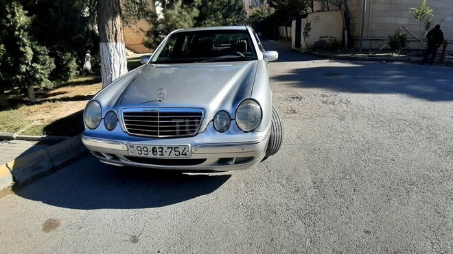 Mercedes E 240 2001, 353,000 km - 2.4 l - Bakı