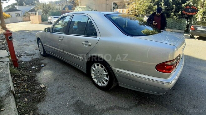 Mercedes E 240 2001, 353,000 km - 2.4 l - Bakı