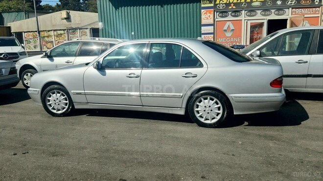 Mercedes E 240 2001, 353,000 km - 2.4 l - Bakı