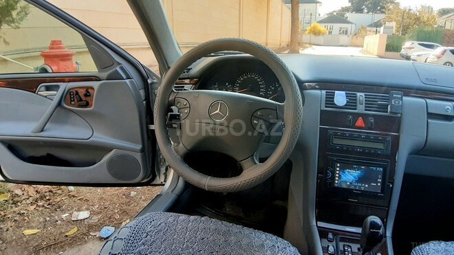 Mercedes E 240 2001, 353,000 km - 2.4 l - Bakı
