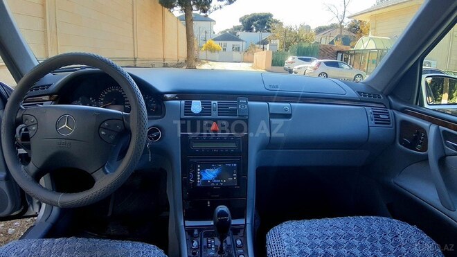 Mercedes E 240 2001, 353,000 km - 2.4 l - Bakı